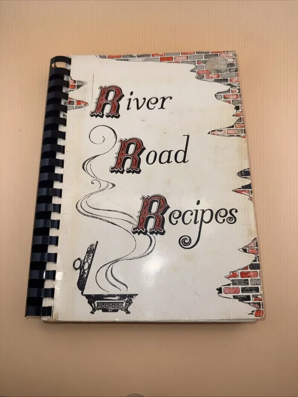1974 River Road Recipes The Junior League of Baton Rouge, Louisiana Comb binding